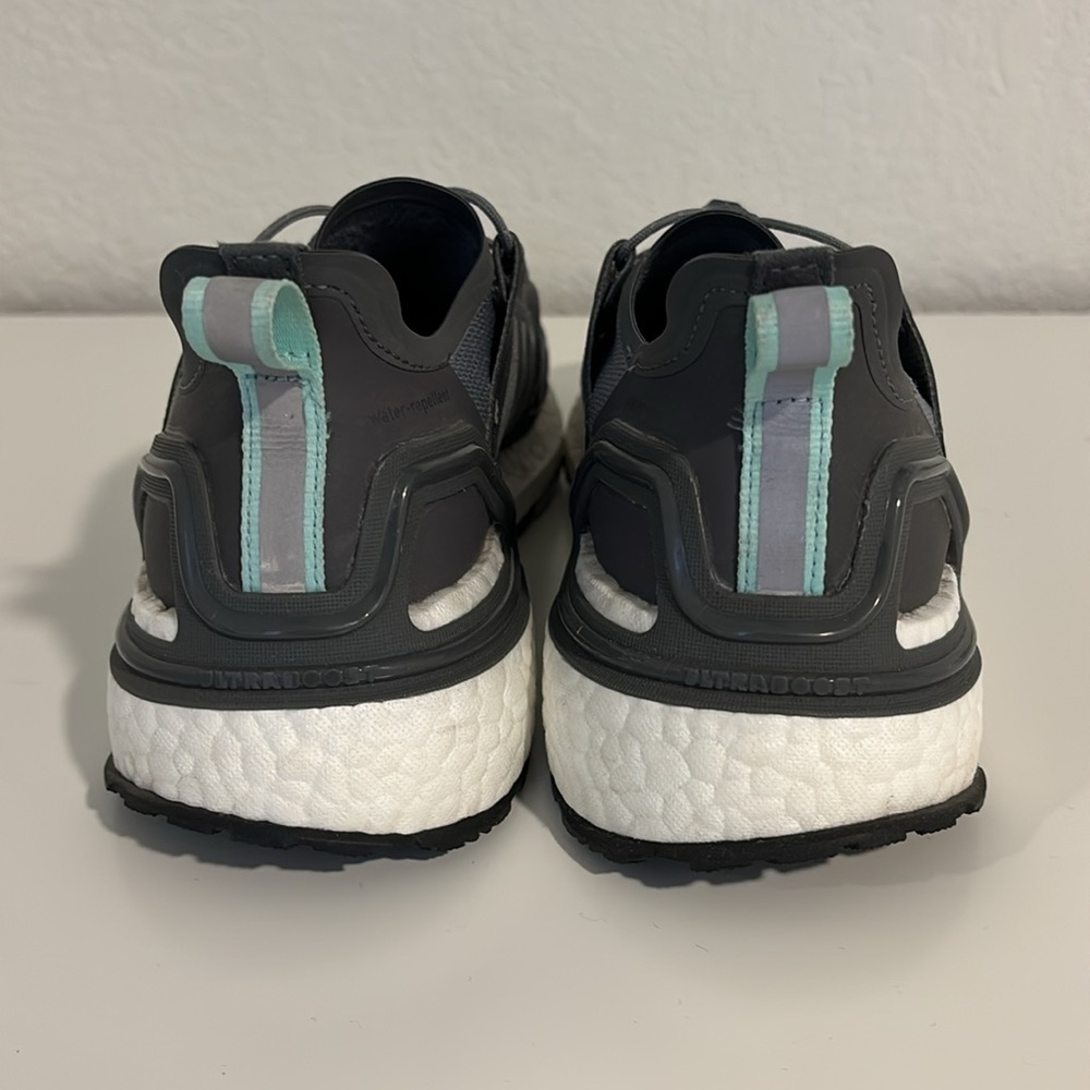 Adidas UltraBoost - Picture 7 of 10